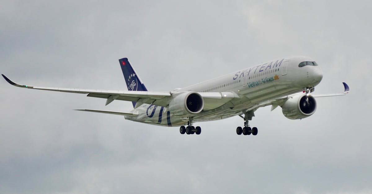 découvrez l'aéroport de teterboro, un aéroport privé renommé situé dans le new jersey, offrant des services d'aviation générale, des installations modernes et un accès rapide à new york. idéal pour les voyageurs d'affaires et les jet-setters, teterboro garantit une expérience de vol fluide et efficace.